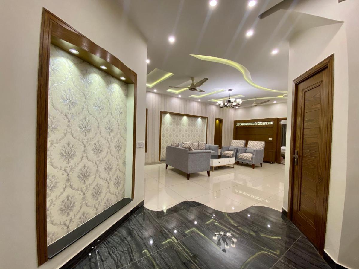Luxury Guest House In Bahria Town Равалпинди Экстерьер фото